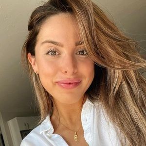 Meet your Posher, Laurence